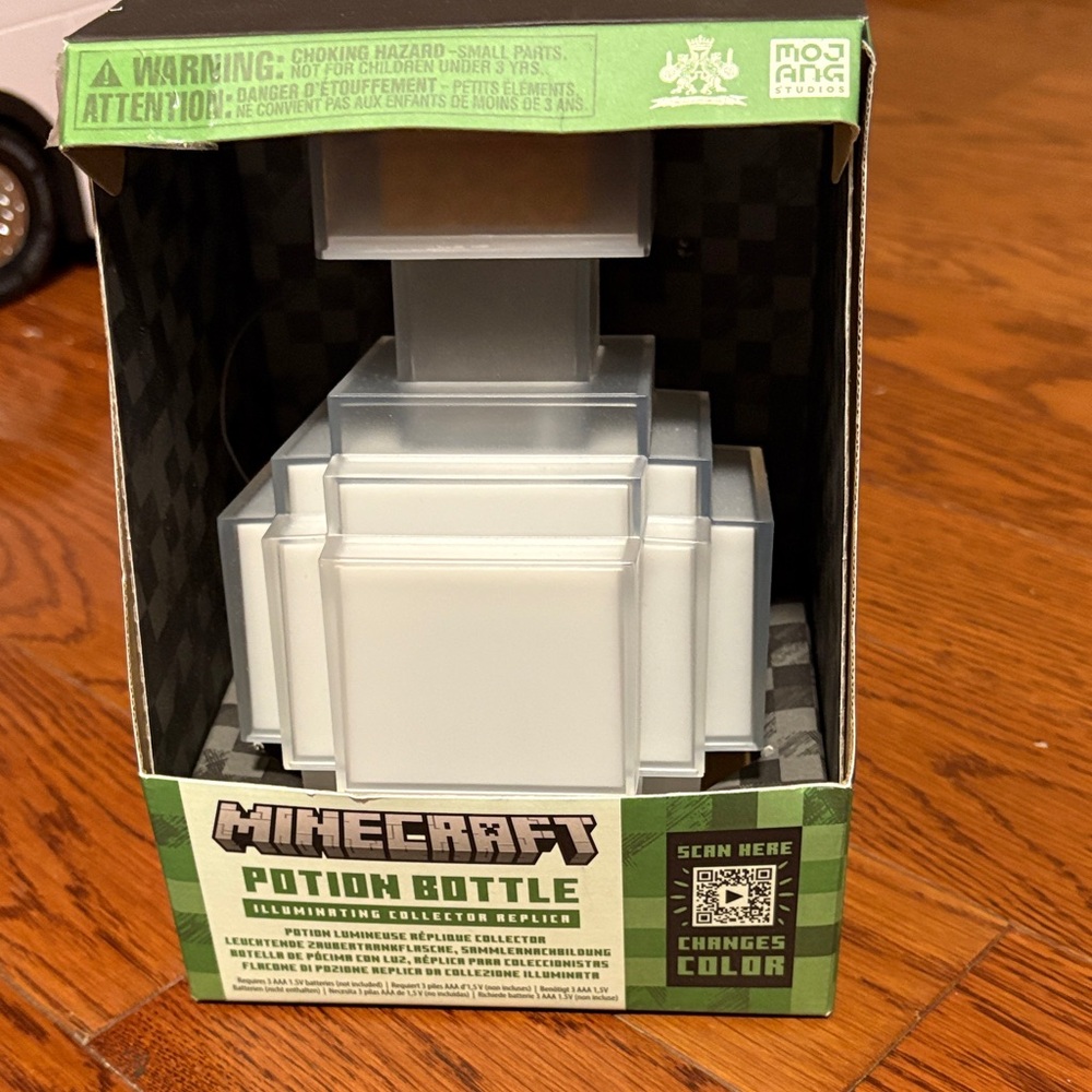 Minecraft Potion Bottle Illuminating Collector's Replica light - White